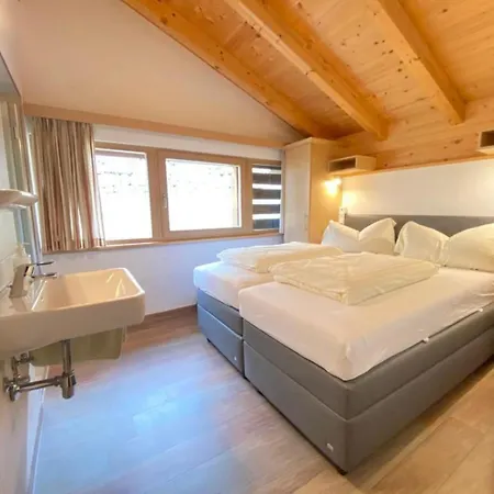 Schoeneben Haus Arnika Feriehus *