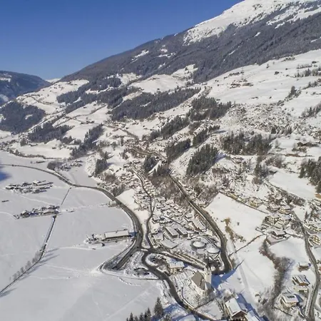 Schoeneben Haus Arnika * Wald im Pinzgau